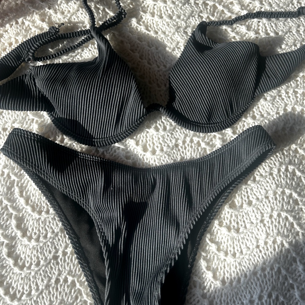 • trendy bikini never worn